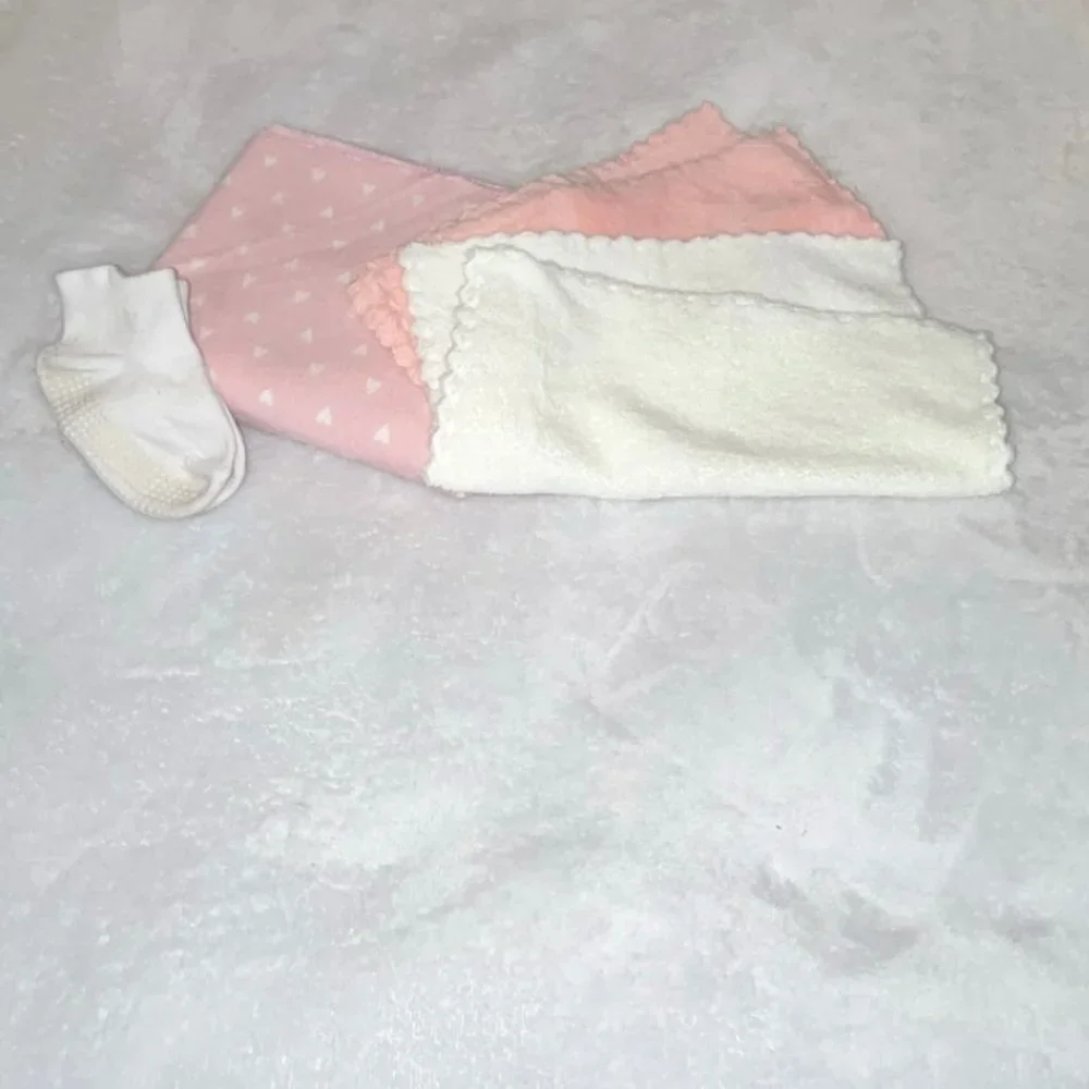 4 Piece Baby Set - Includes Swaddle 26x26 2 Softest Towels and White Socks! NWOT
